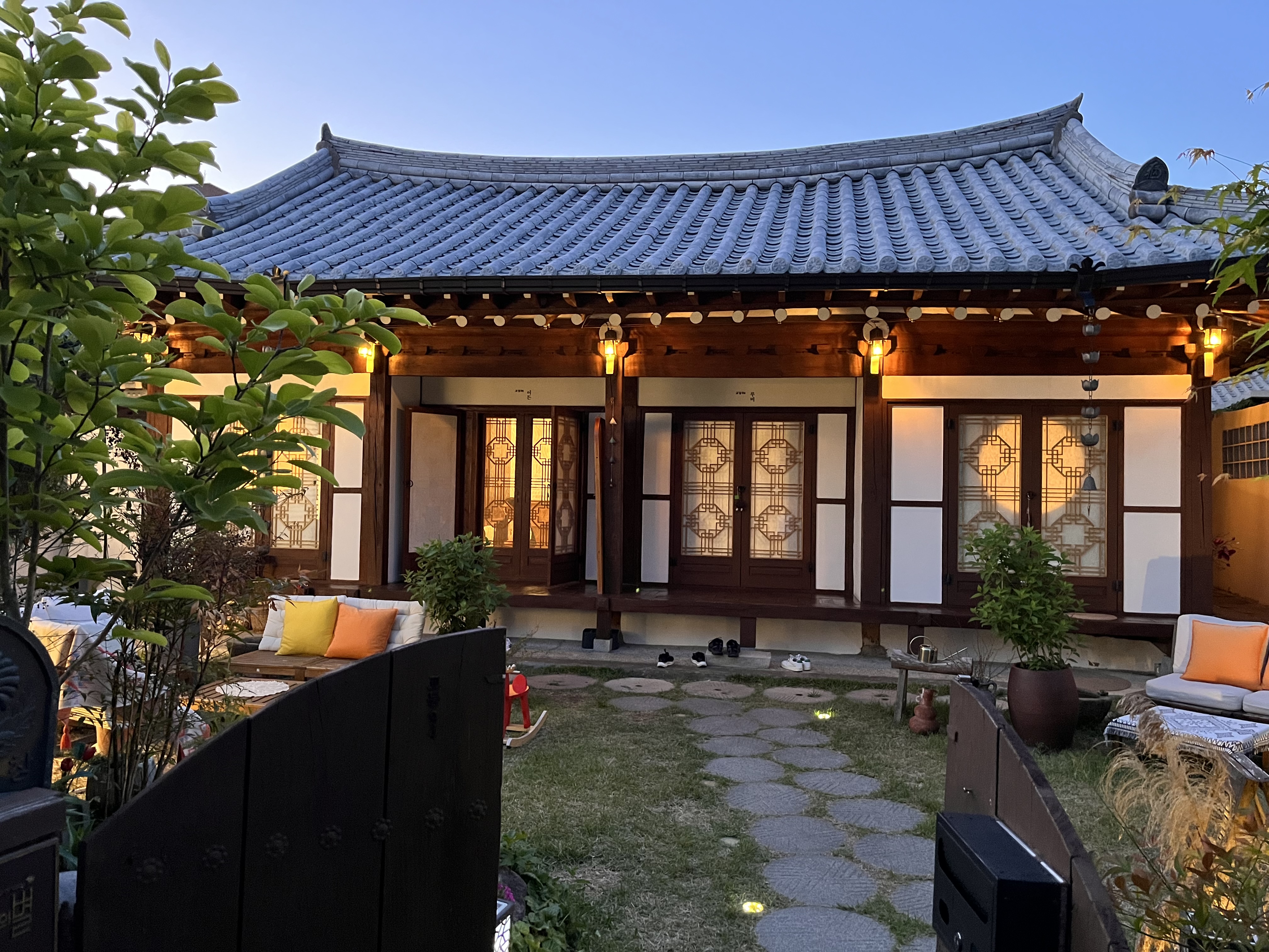 본채 전경